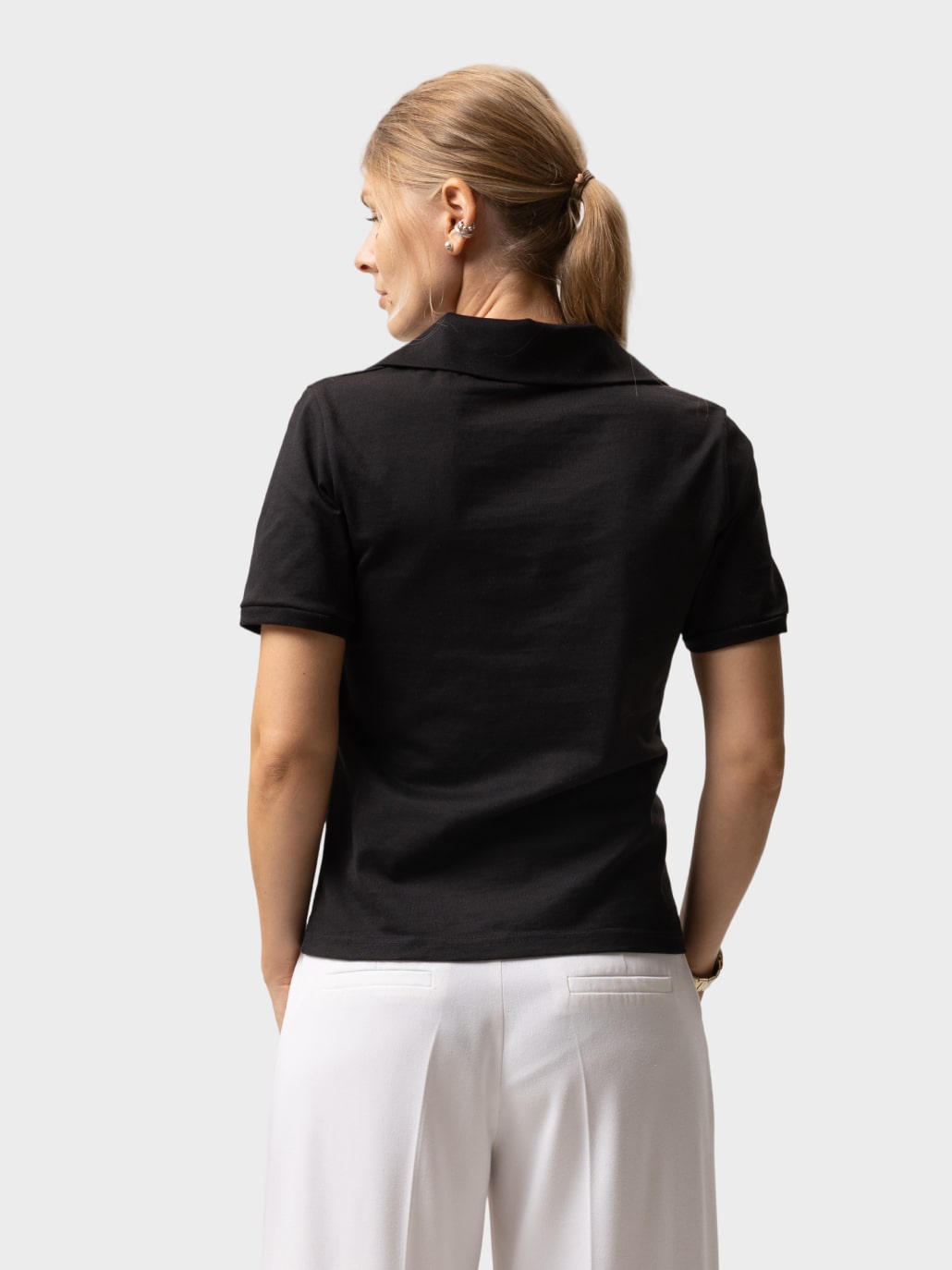 Поло жіноче чорне