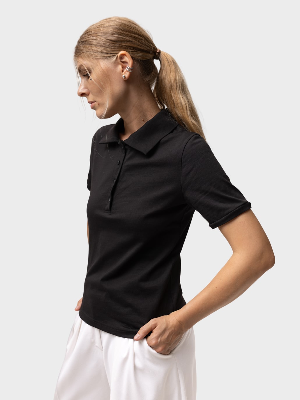 Поло жіноче чорне
